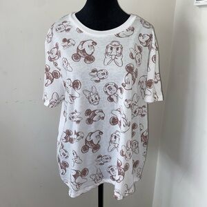 NWT Disney Mickey and Friends T shirt XS